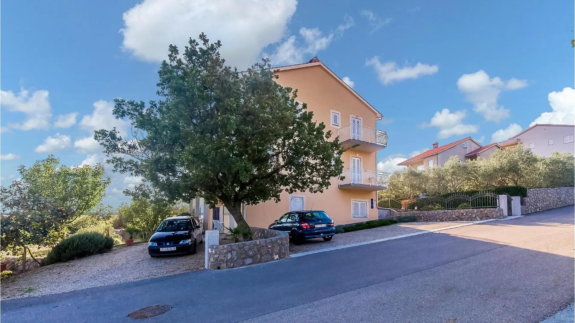 Beautiful Apartment In Kornic With Kitchen
