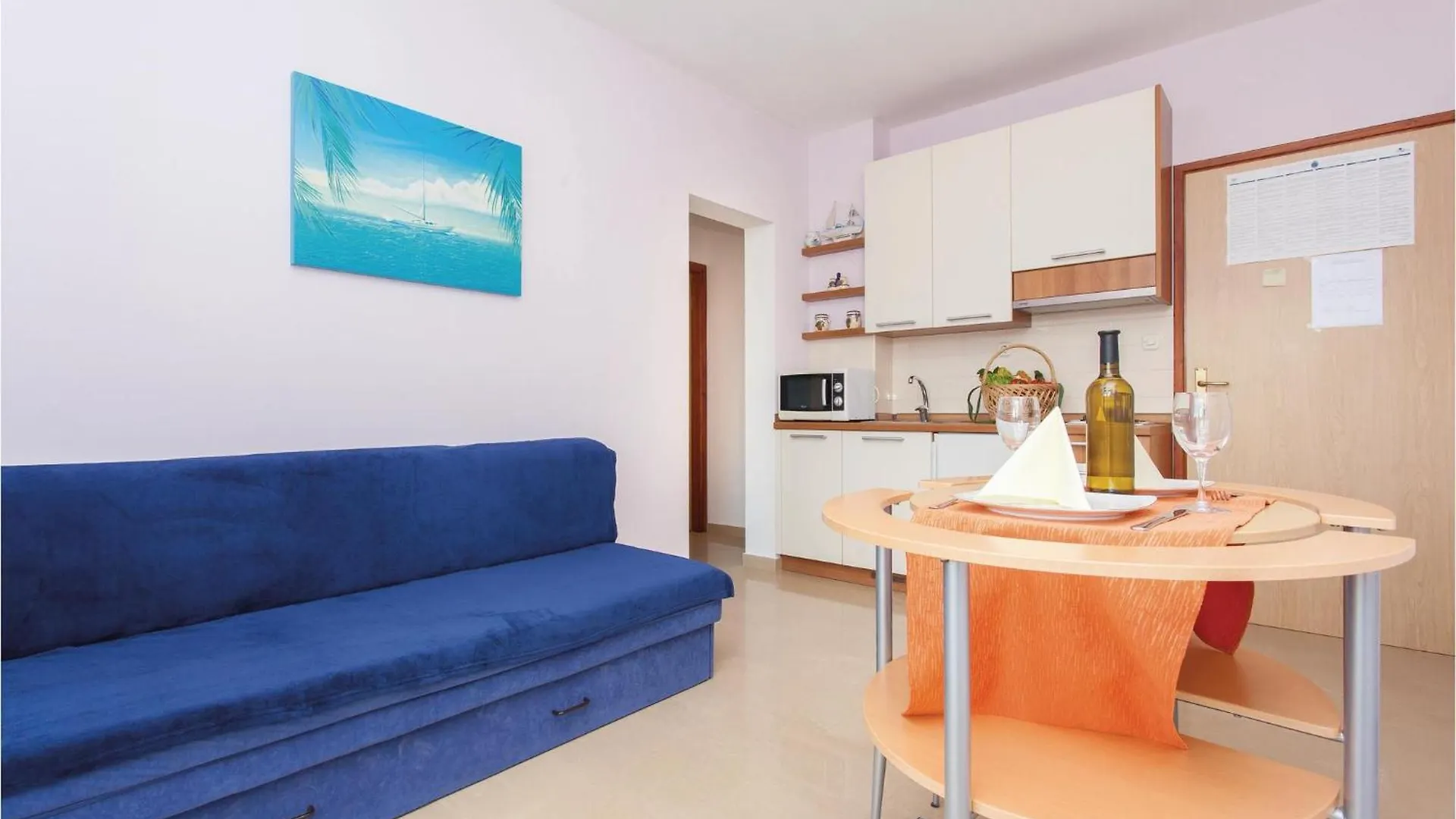 Beautiful Apartment In Kornic With Kitchen Croácia